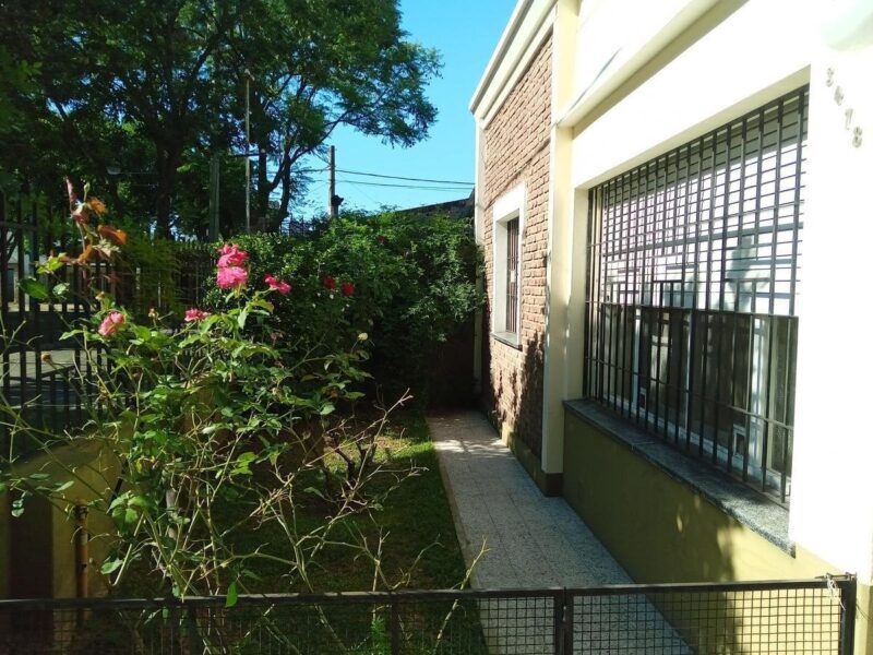 Saavedra y España · Casa · 3 Dormitorios · Venta
