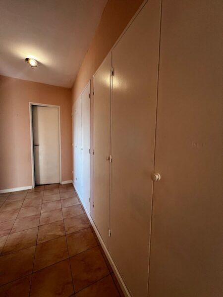 Av. Pellegrini 1474 · 2 Dormitorios · Cochera · Alquiler