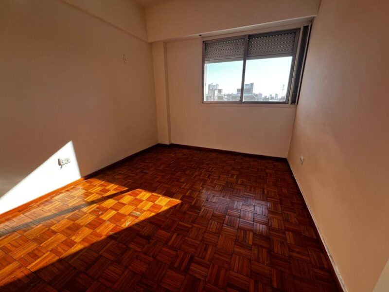 Av. Pellegrini 1474 · 2 Dormitorios · Cochera · Alquiler
