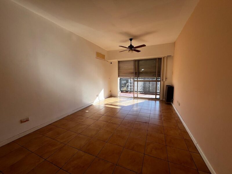 Av. Pellegrini 1474 · 2 Dormitorios · Cochera · Alquiler
