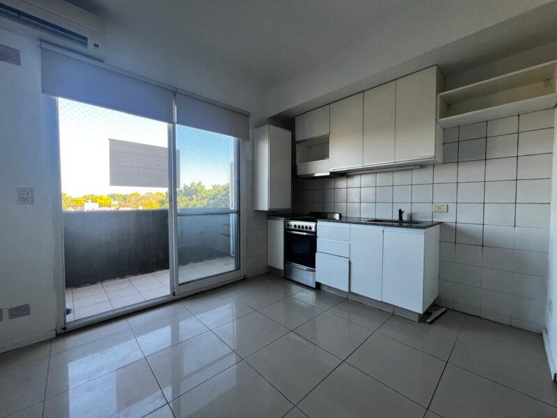 Saavedra y Mitre · 2 Dormitorios · Venta