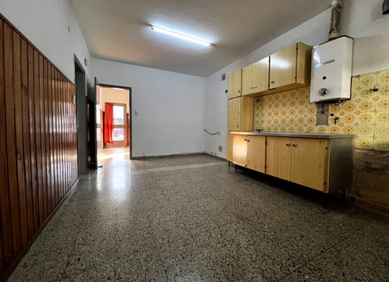 Paraguay y Av. Del Rosario · Casa · 2 Dormitorios · Venta