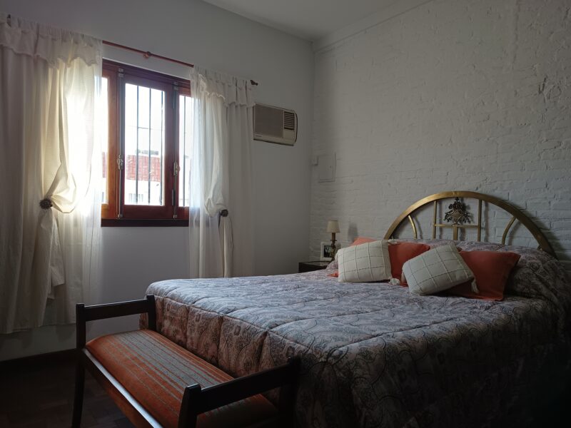 Alberdi · Casa · 2 Dormitorios · Venta