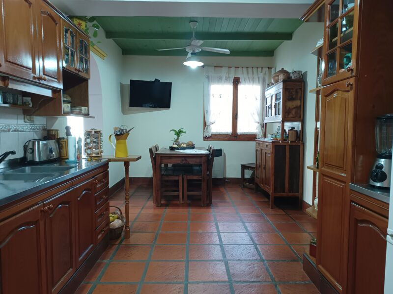 Alberdi · Casa · 2 Dormitorios · Venta