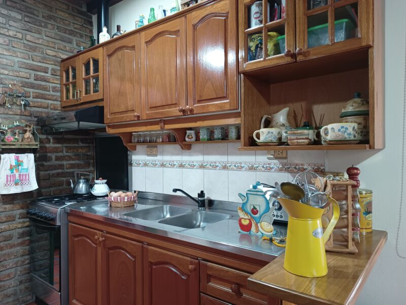Alberdi · Casa · 2 Dormitorios · Venta