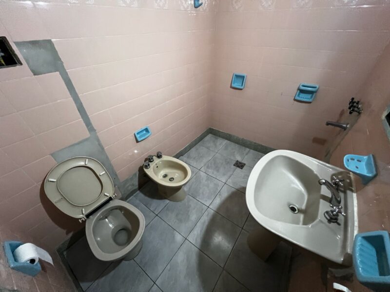Paraguay y Av. Del Rosario · Casa · 2 Dormitorios · Venta