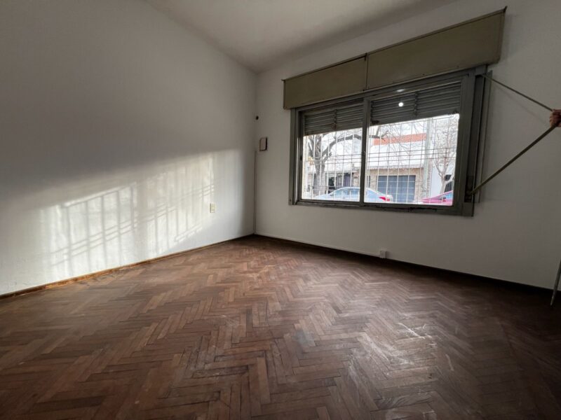 Paraguay y Av. Del Rosario · Casa · 2 Dormitorios · Venta